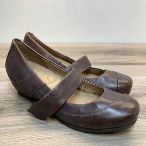 OTBT Women's Dark Brown Wedges